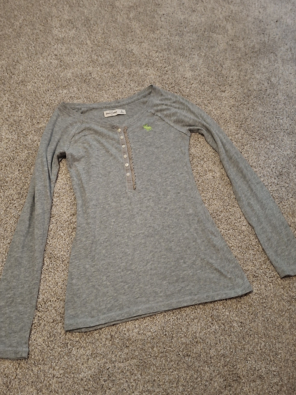 Y2k Abercrombie Kids Gray Long-Sleeve Henley Top